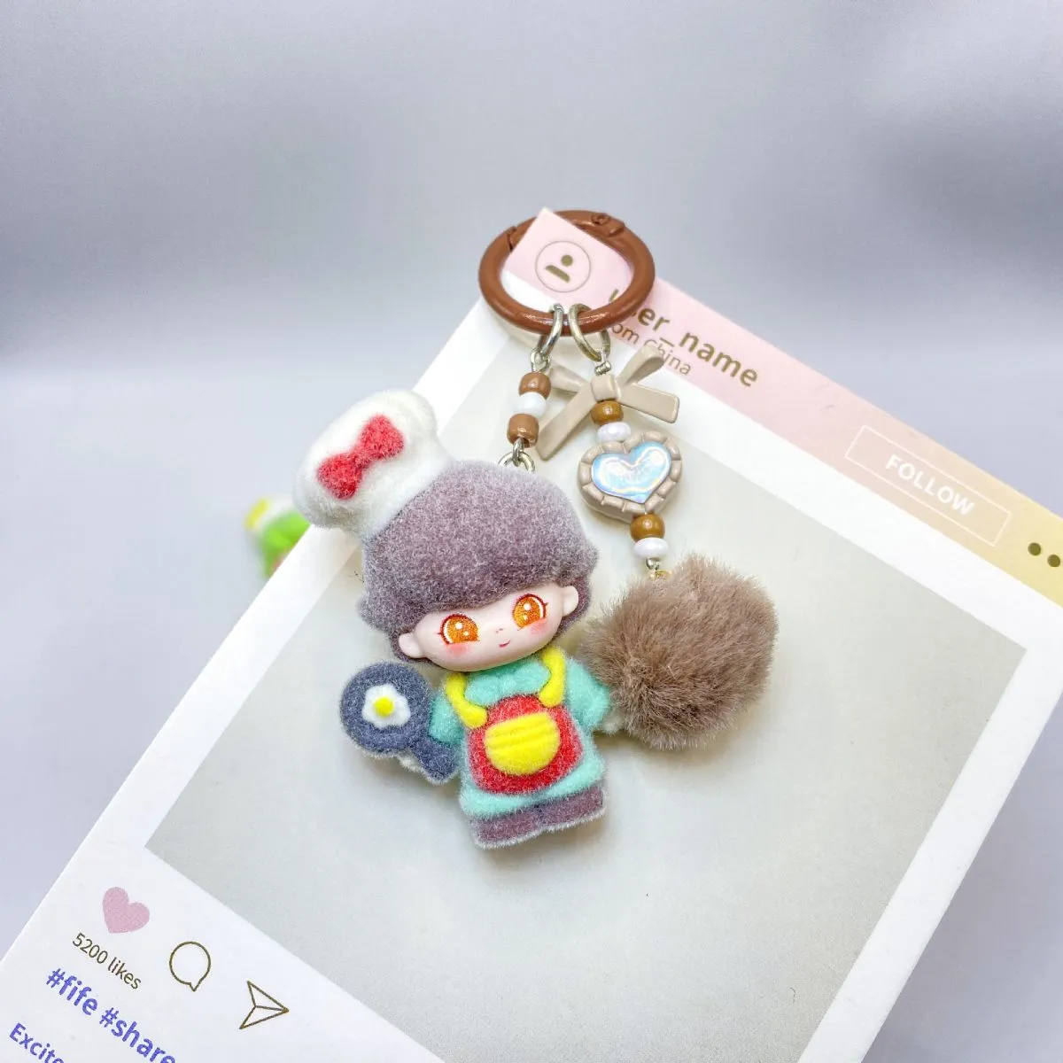 Solid Color Mini Beaded Doll Keychain – Handmade DIY Craft Charm, Celebrity Fan Merchandise, Small Street Stall Gift & Plush Figure Pendant